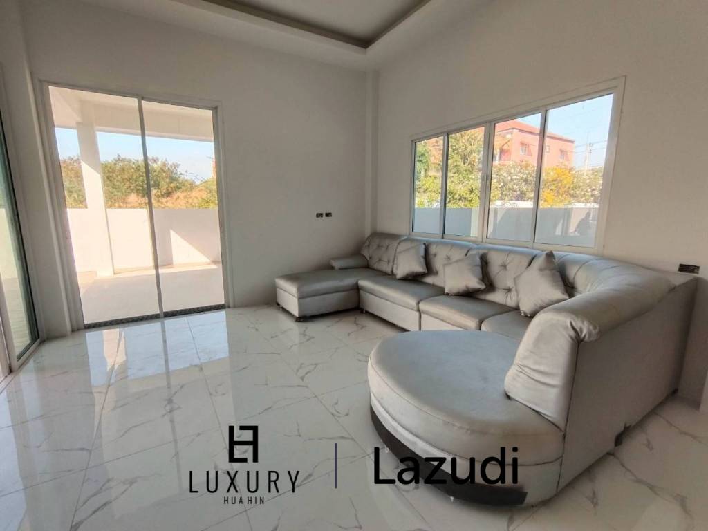 Brandneues frei stehendes Haus mit 3 Schlafzimmern in Soi 102