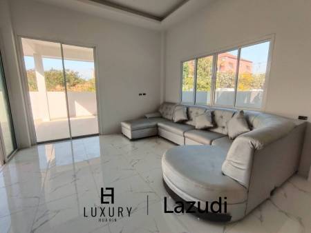 Brandneues frei stehendes Haus mit 3 Schlafzimmern in Soi 102