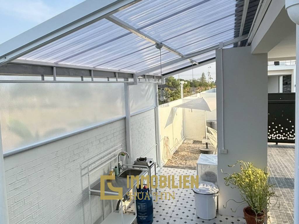 Minimalistische Villa mit 3 Schlafzimmern und Pool in Hua Hin