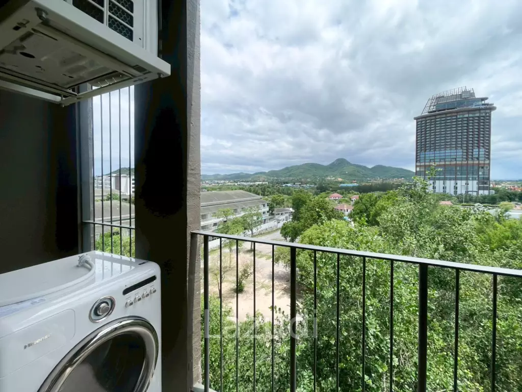 La Habana Hua Hin: 8 floor, bright condo for sale