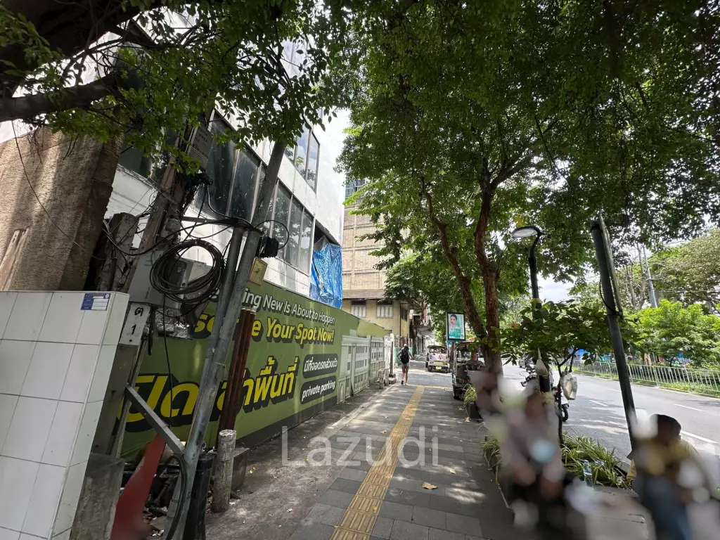 Prime Retail Space for Restaurant in Si Lom Bangkok