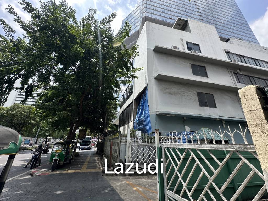 Prime Retail Space for Restaurant in Si Lom Bangkok