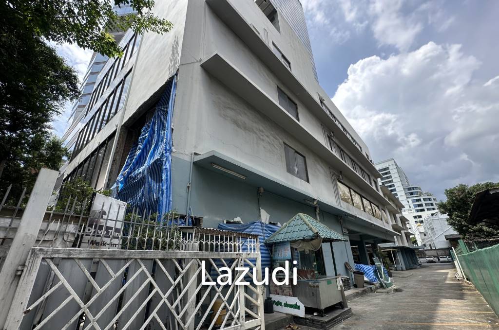 Prime Retail Space for Restaurant in Si Lom Bangkok