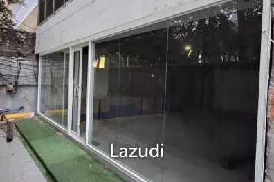 Prime Retail Space for Restaurant in Si Lom Bangkok