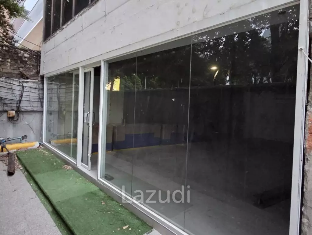 Prime Retail Space for Restaurant in Si Lom Bangkok