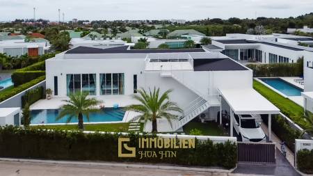 4 Schlafzimmer + 4 Bäder / 184 qm Wohnfläche / Pool