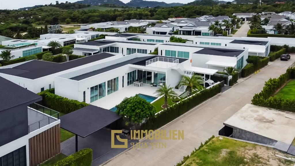 4 Schlafzimmer + 4 Bäder / 184 qm Wohnfläche / Pool