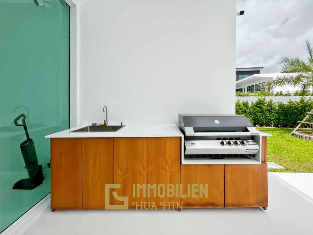 4 Schlafzimmer + 4 Bäder / 184 qm Wohnfläche / Pool