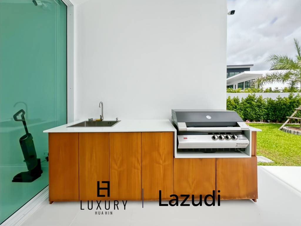 Mountain View 4-Bed Pool Villa in Phu Montra K-Haad Hua Hin