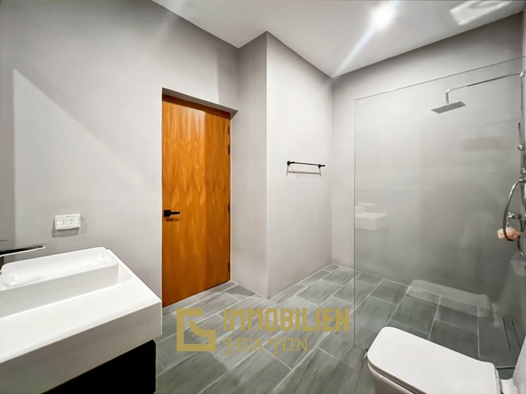 4 Schlafzimmer + 4 Bäder / 184 qm Wohnfläche / Pool