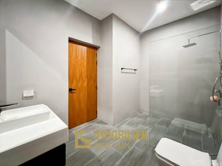 4 Schlafzimmer + 4 Bäder / 184 qm Wohnfläche / Pool