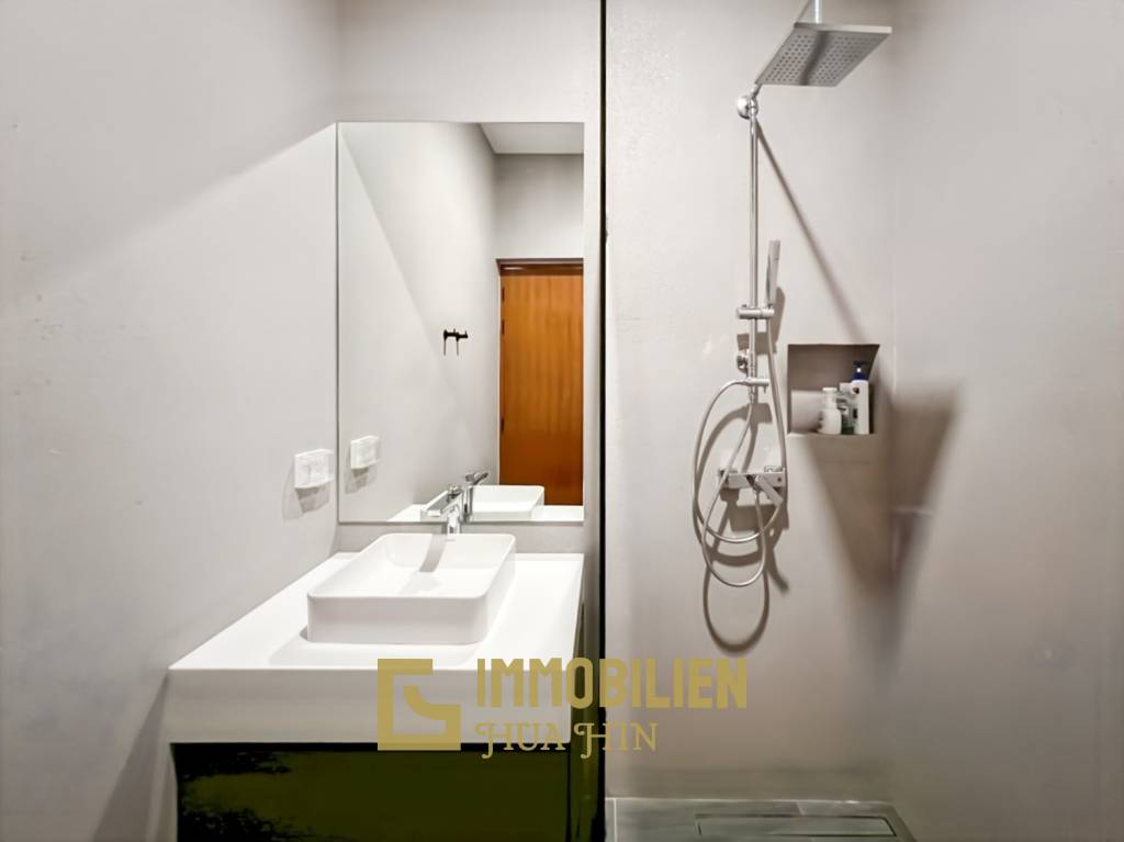 4 Schlafzimmer + 4 Bäder / 184 qm Wohnfläche / Pool