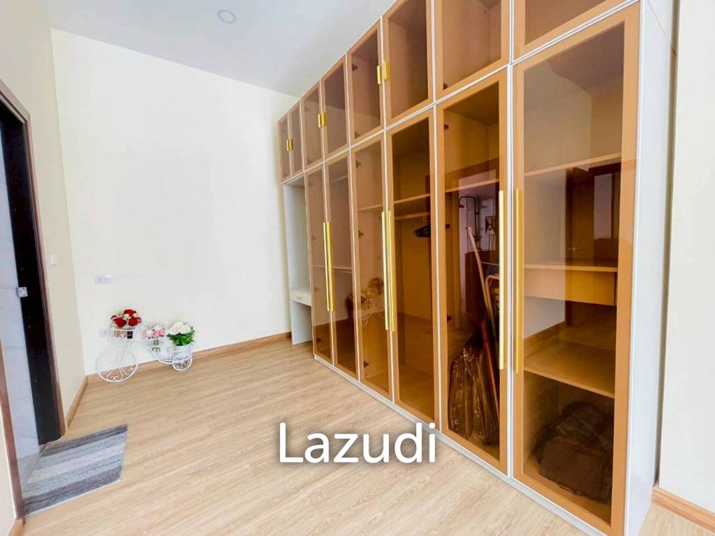 3 Beds 3 Baths 240 SQ.M. Pool Villa In Huay Yai