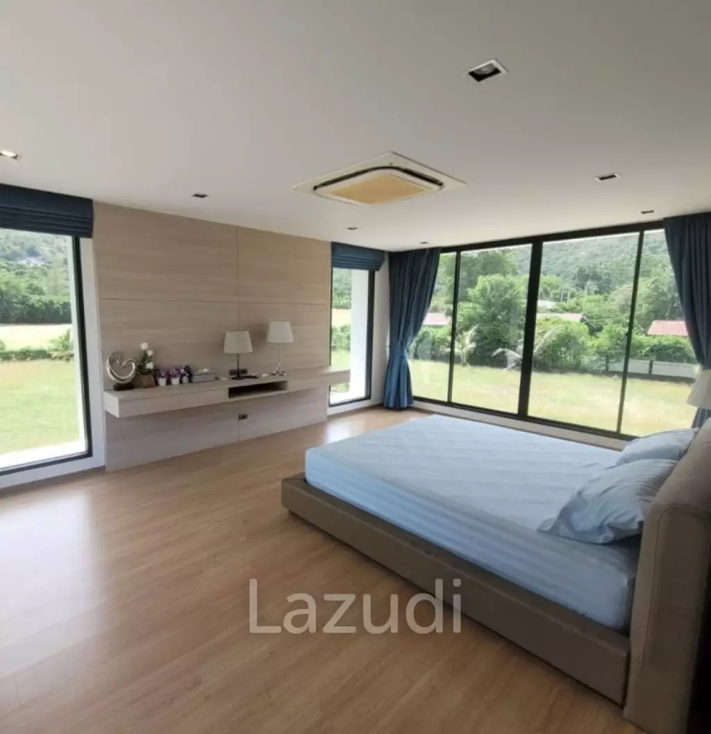 Kao Tao : Great Design 2 storey 4 bed pool villa over looking Golf Course and 2 mins walk to the Beach