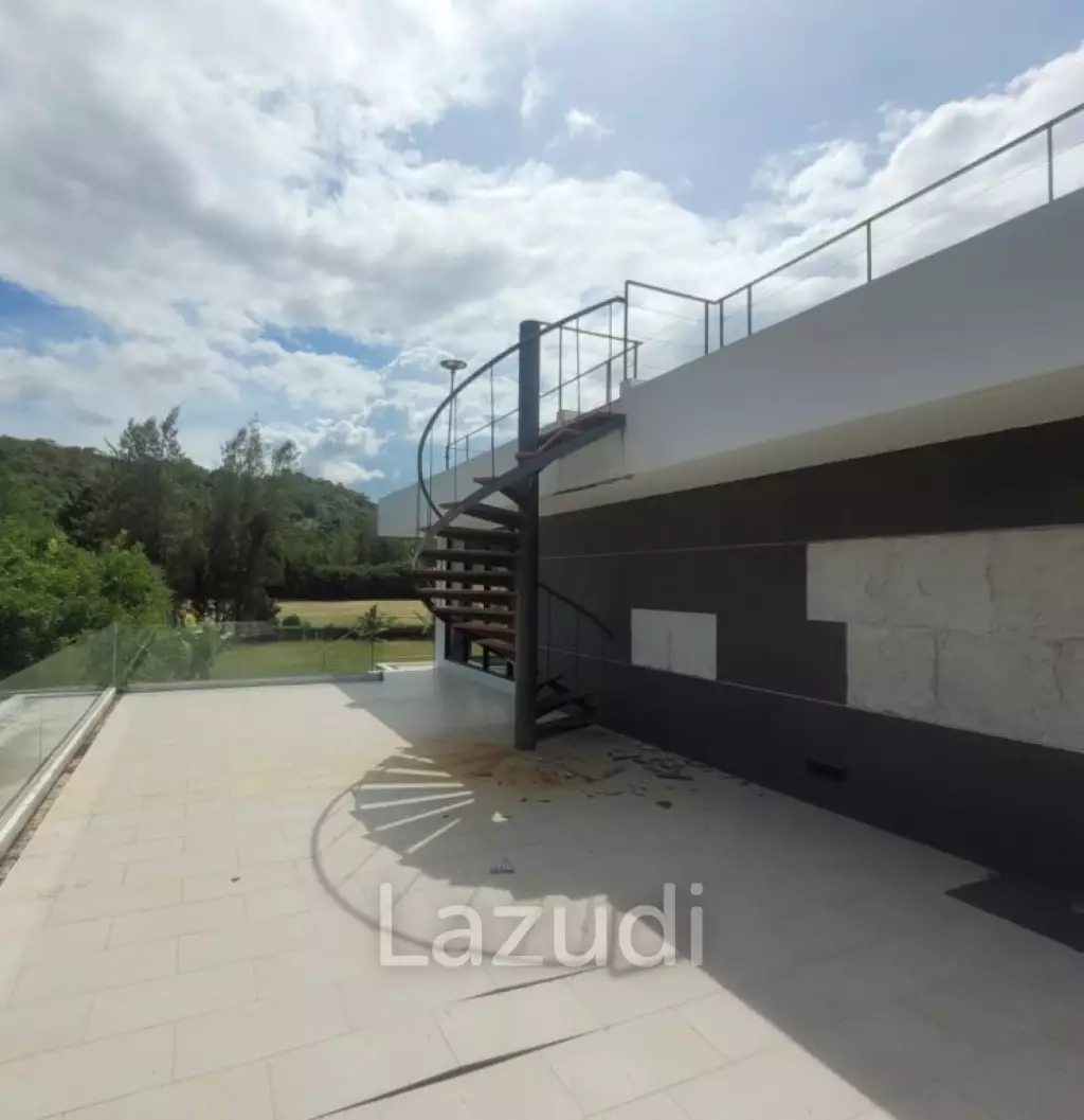 Kao Tao : Great Design 2 storey 4 bed pool villa over looking Golf Course and 2 mins walk to the Beach