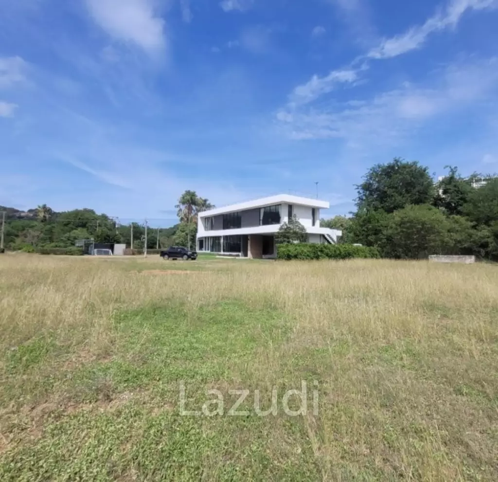 Kao Tao : Great Design 2 storey 4 bed pool villa over looking Golf Course and 2 mins walk to the Beach