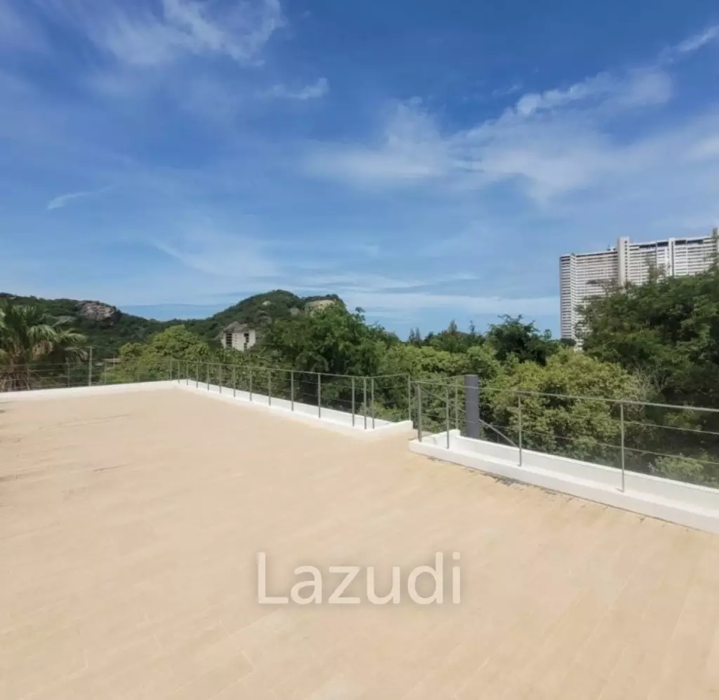 Kao Tao : Great Design 2 storey 4 bed pool villa over looking Golf Course and 2 mins walk to the Beach
