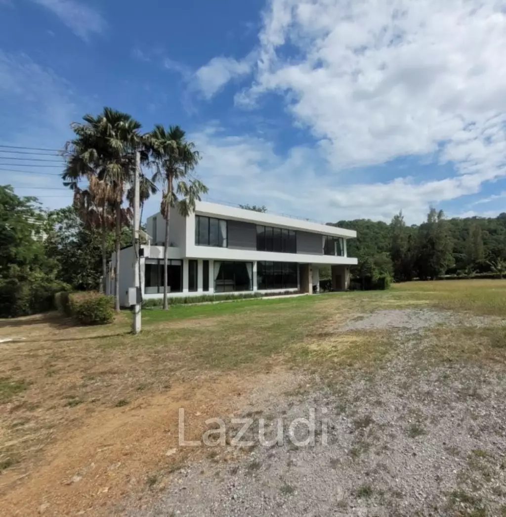 Kao Tao : Great Design 2 storey 4 bed pool villa over looking Golf Course and 2 mins walk to the Beach