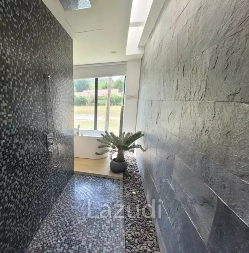 Kao Tao : Great Design 2 storey 4 bed pool villa over looking Golf Course and 2 mins walk to the Beach