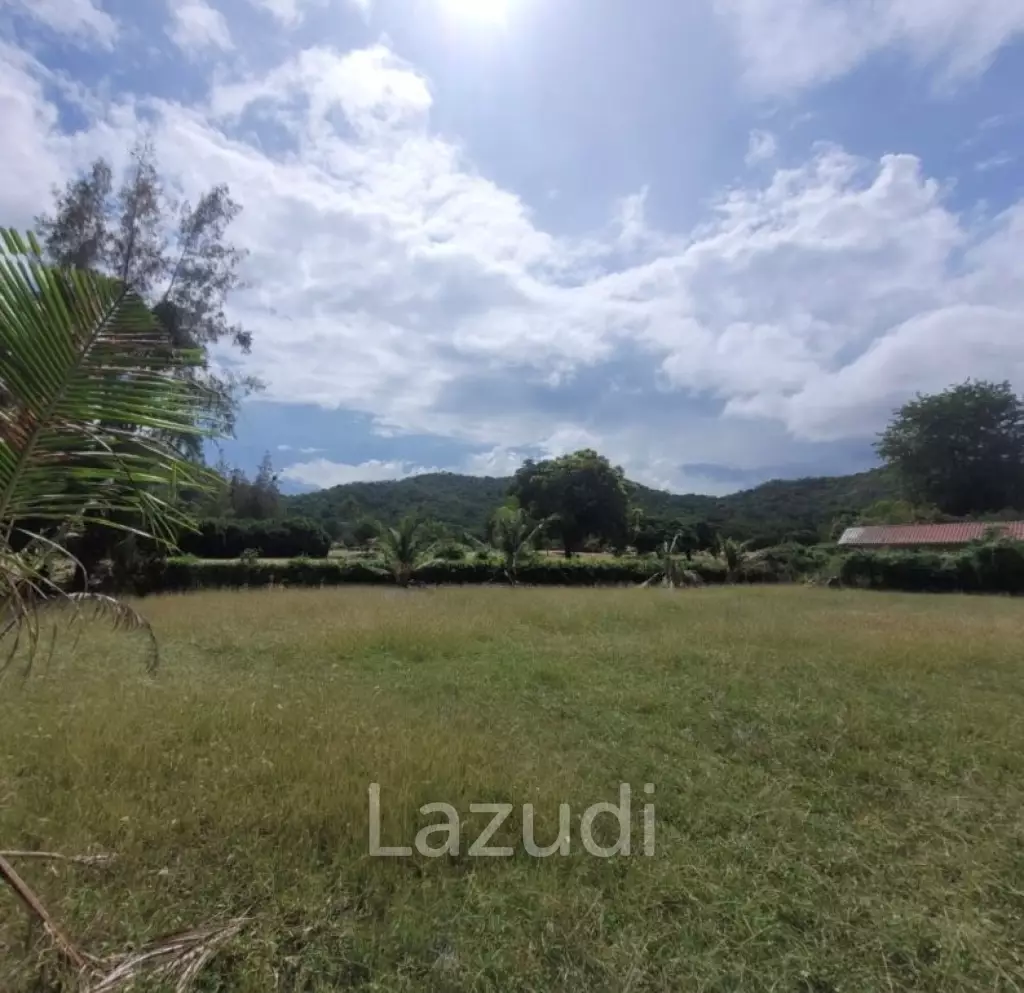 Kao Tao : Great Design 2 storey 4 bed pool villa over looking Golf Course and 2 mins walk to the Beach