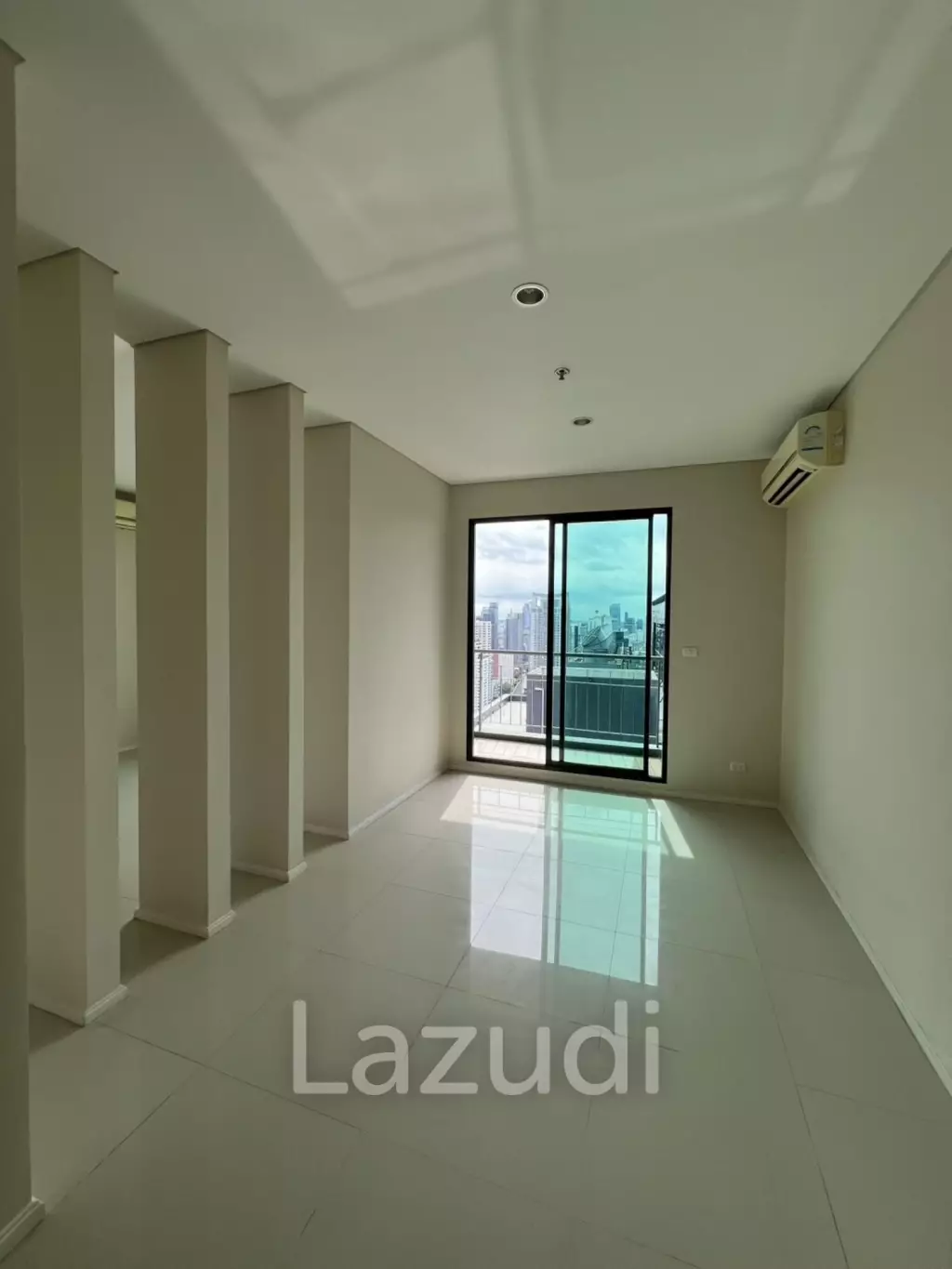 Luxurious 5-Bed Condo at Villa Asoke Bangkok