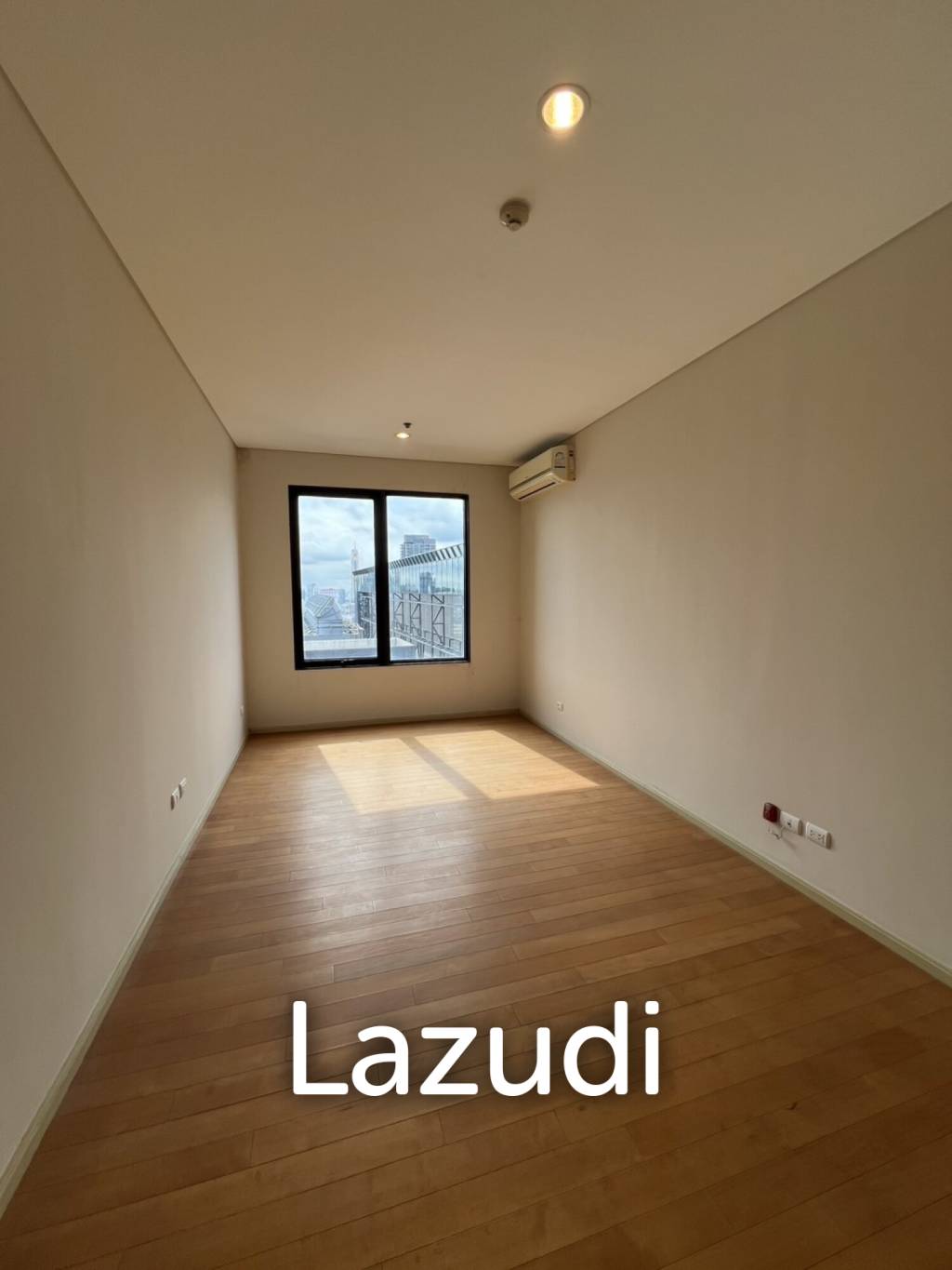 Luxurious 5-Bed Condo at Villa Asoke Bangkok