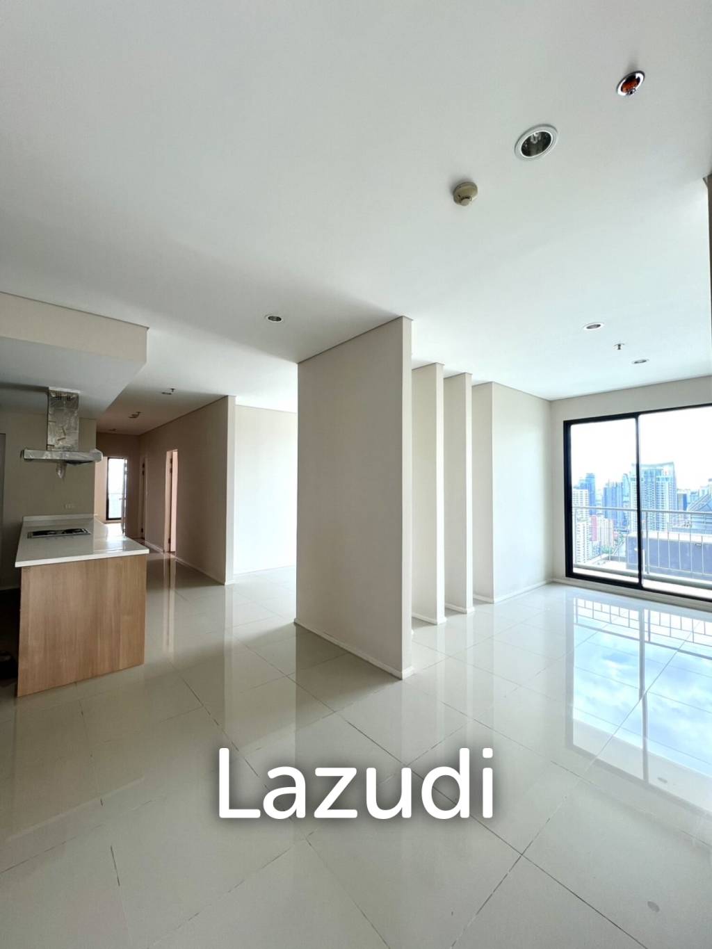 Luxurious 5-Bed Condo at Villa Asoke Bangkok