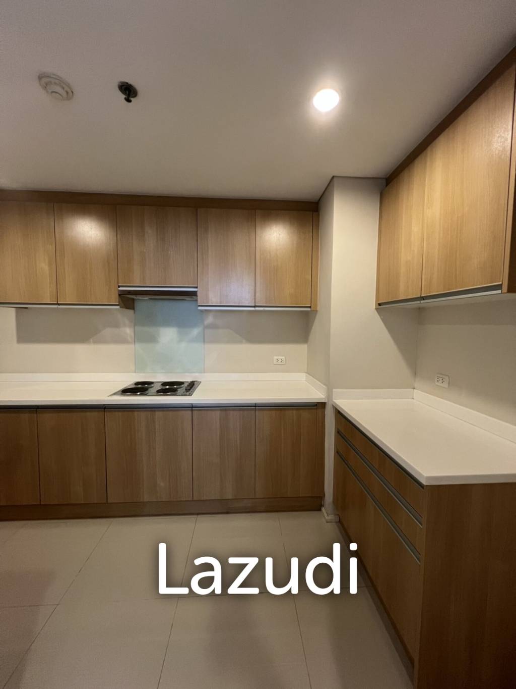 Luxurious 5-Bed Condo at Villa Asoke Bangkok