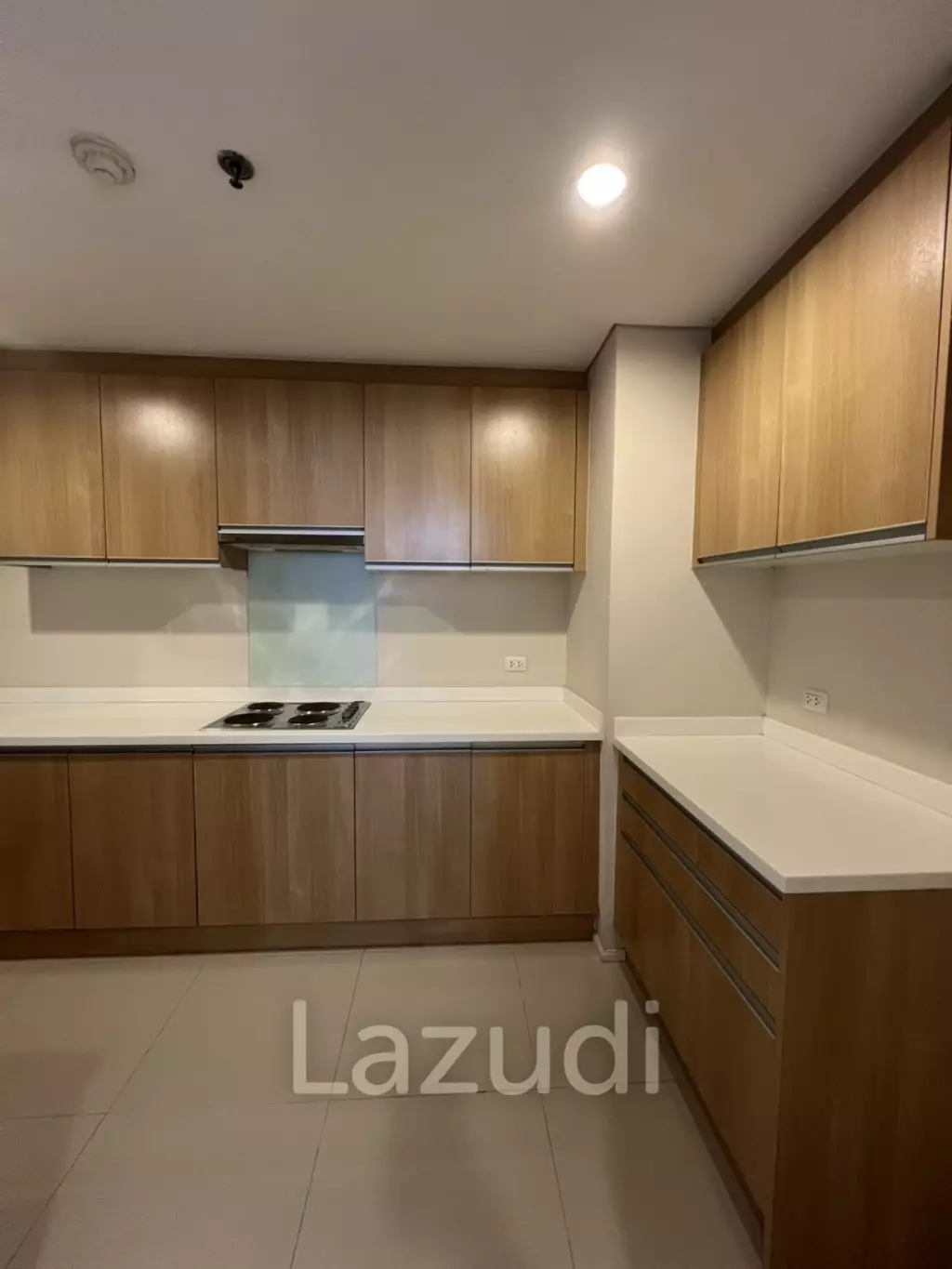 Luxurious 5-Bed Condo at Villa Asoke Bangkok