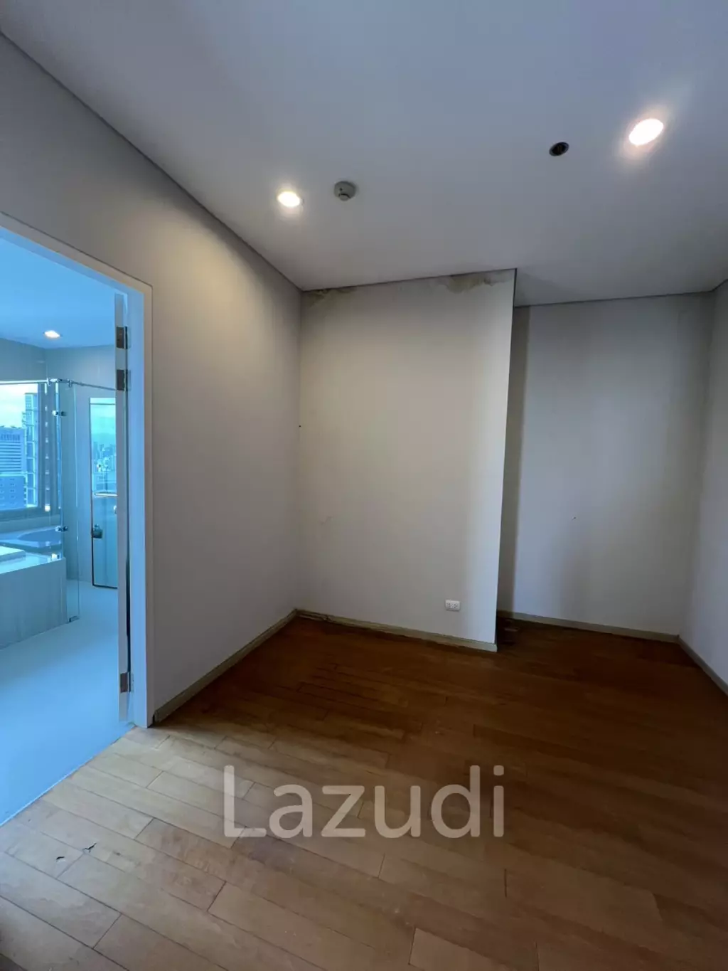Luxurious 5-Bed Condo at Villa Asoke Bangkok