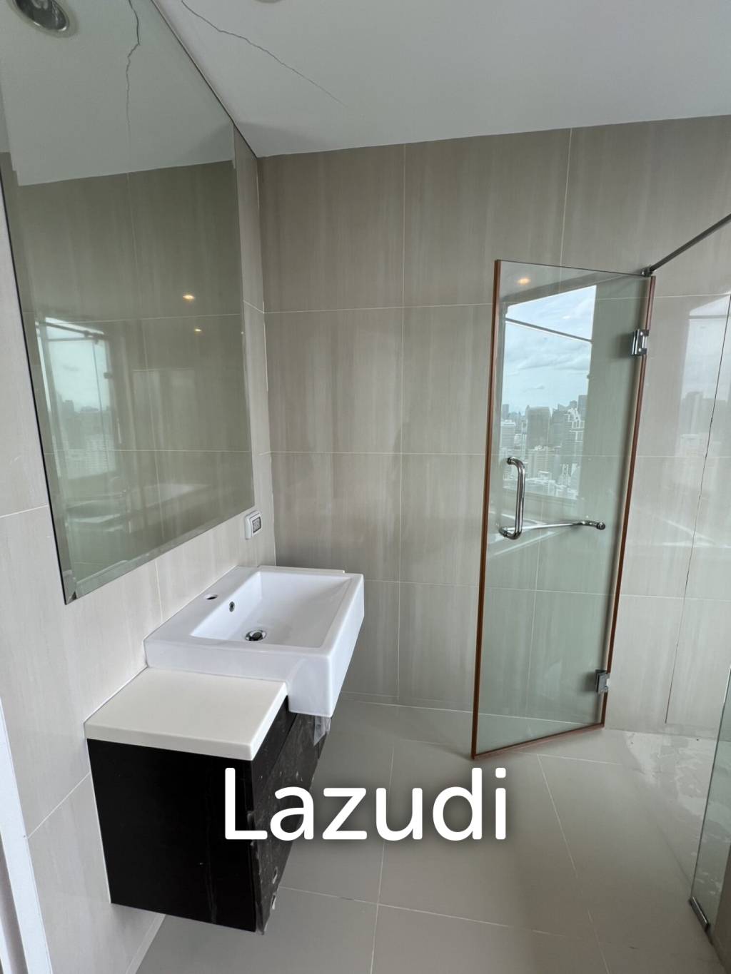 Luxurious 5-Bed Condo at Villa Asoke Bangkok