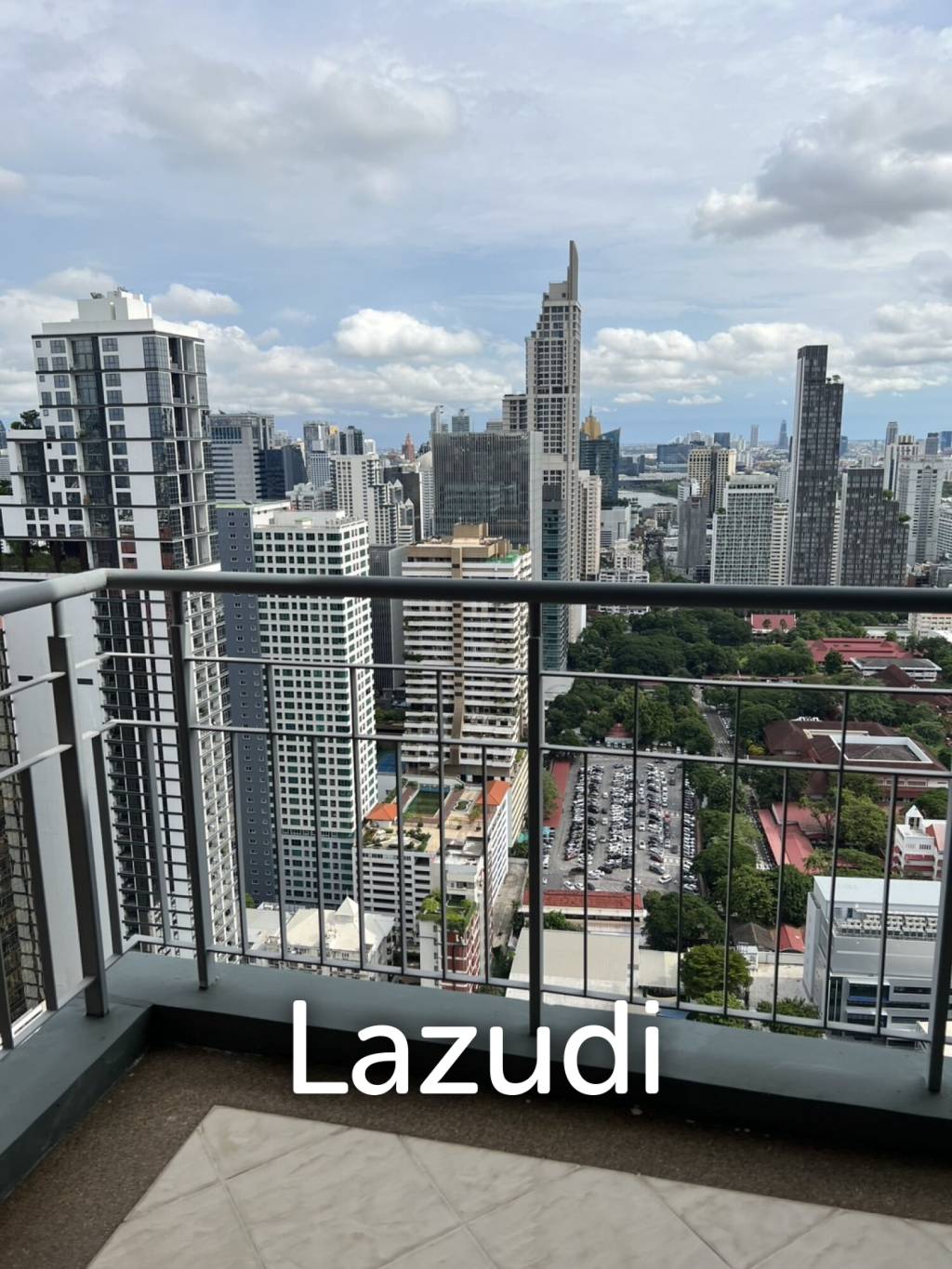 Luxurious 5-Bed Condo at Villa Asoke Bangkok
