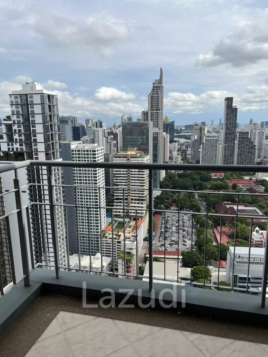Luxurious 5-Bed Condo at Villa Asoke Bangkok
