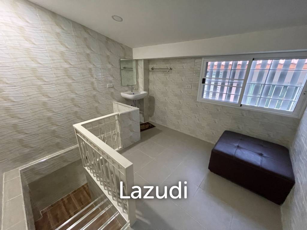 Commercial Townhouse for rent in Bang Rak Bangkok