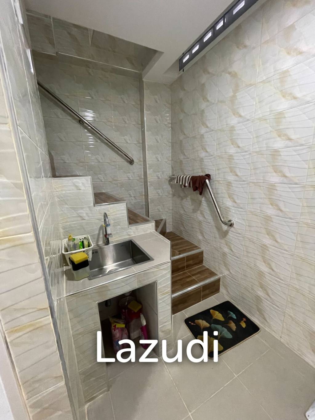 Commercial Townhouse for rent in Bang Rak Bangkok