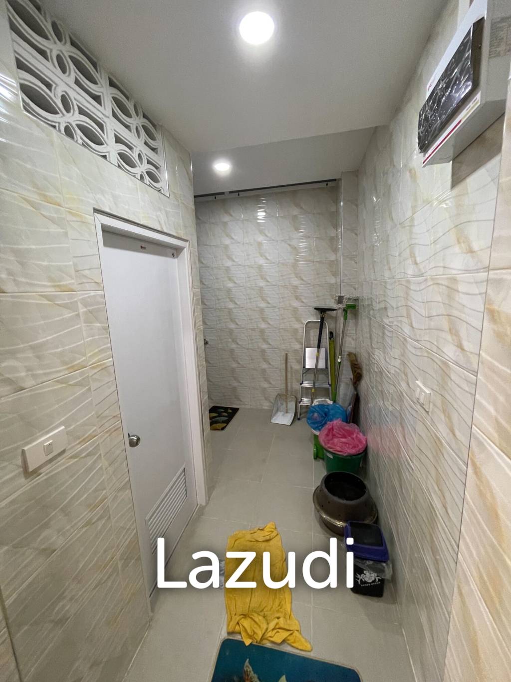 Commercial Townhouse for rent in Bang Rak Bangkok