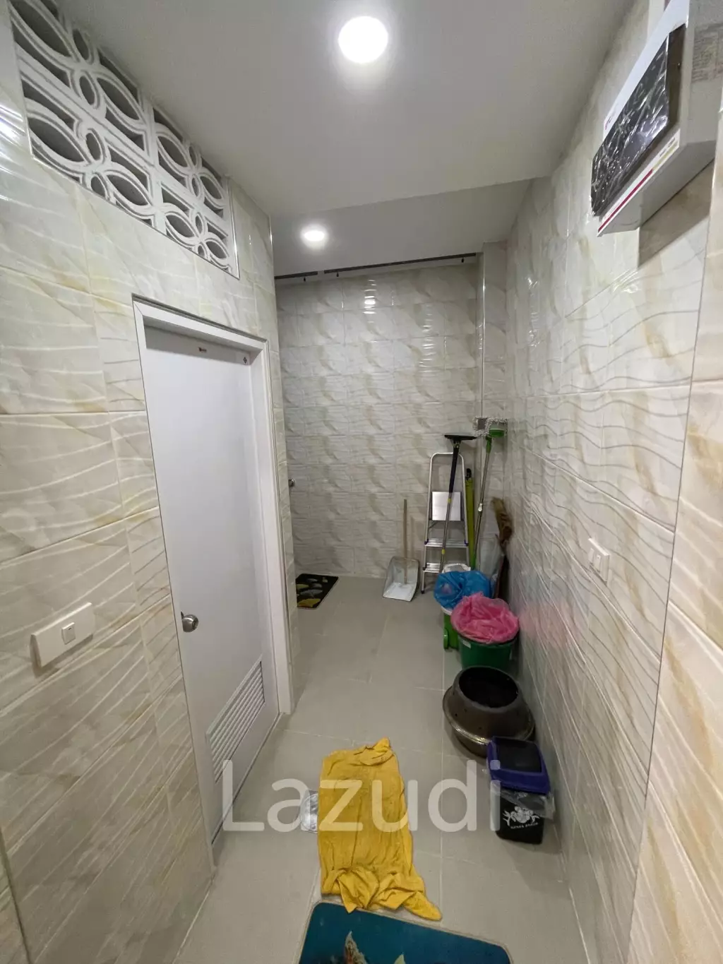 Commercial Townhouse for rent in Bang Rak Bangkok