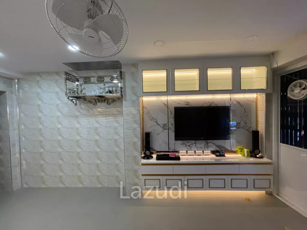 Commercial Townhouse for rent in Bang Rak Bangkok