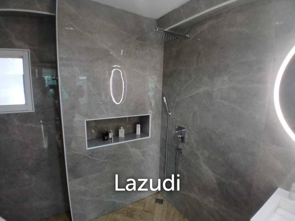 1 Bedroom 1 Bathroom 87 SQ.M. Somphong Condotel