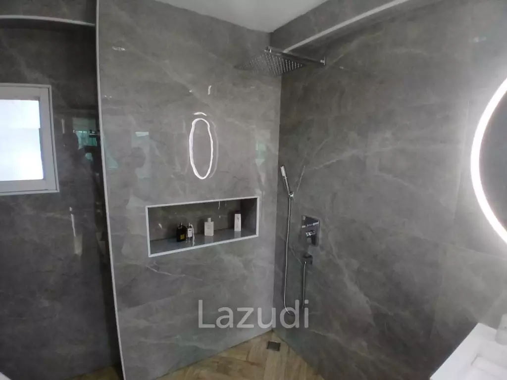 1 Bedroom 1 Bathroom 87 SQ.M. Somphong Condotel