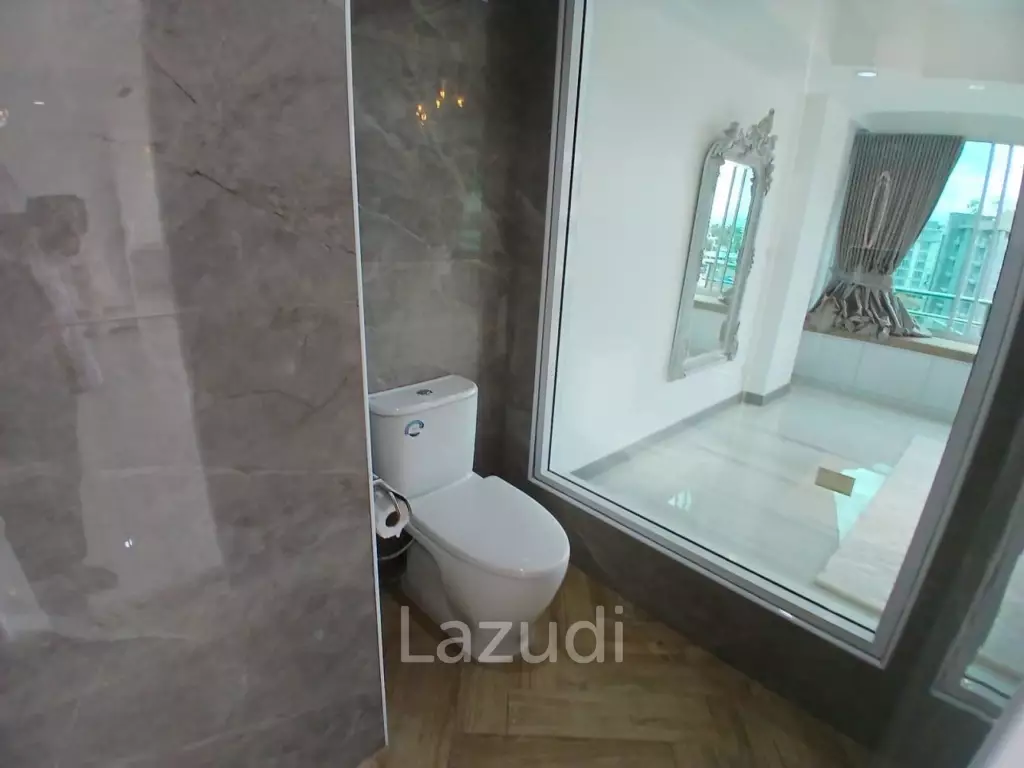 1 Bedroom 1 Bathroom 87 SQ.M. Somphong Condotel