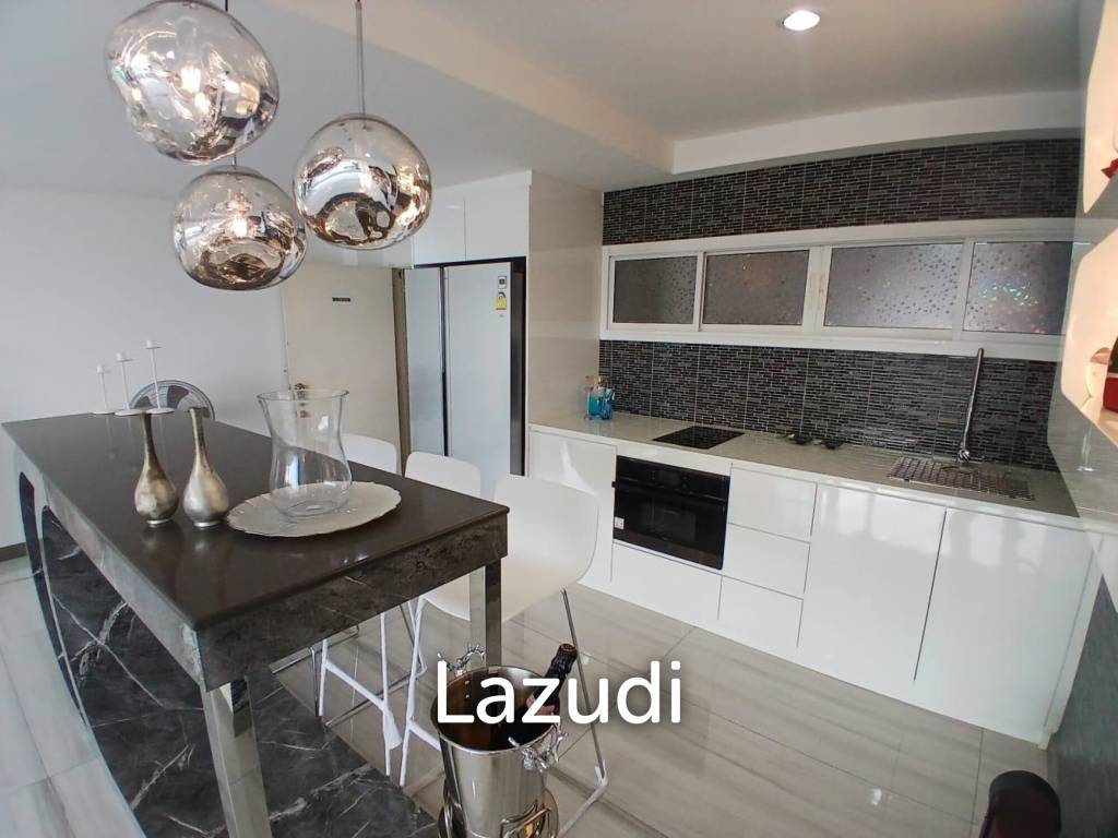 1 Bedroom 1 Bathroom 87 SQ.M. Somphong Condotel