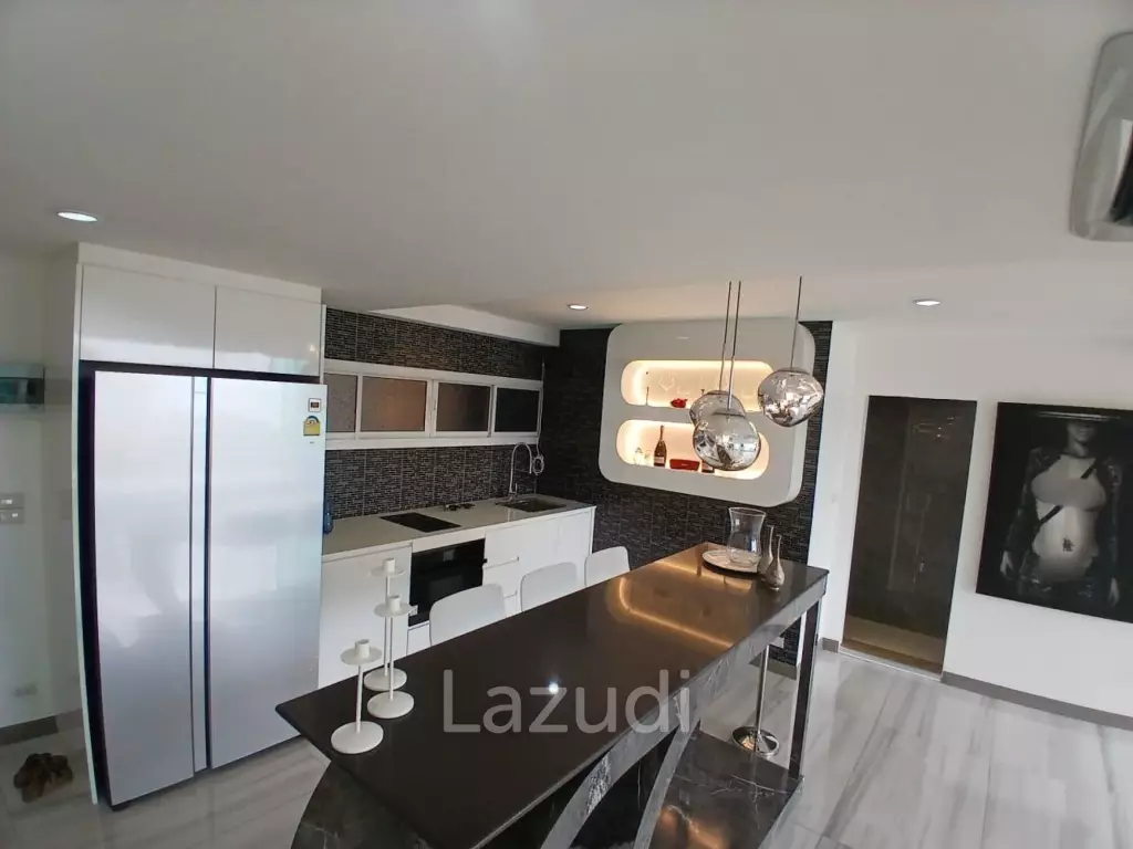 1 Bedroom 1 Bathroom 87 SQ.M. Somphong Condotel