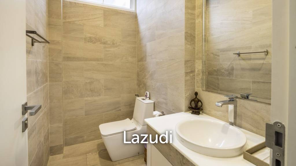 Modern Standalone 3-Bedroom Pool Villa for Sale in Soi Pasak
