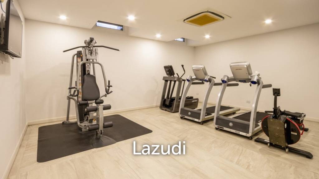 Modern Standalone 3-Bedroom Pool Villa for Sale in Soi Pasak