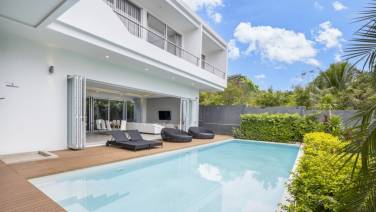 Modern Standalone 3-Bedroom Pool Villa for Sale in Soi Pasak