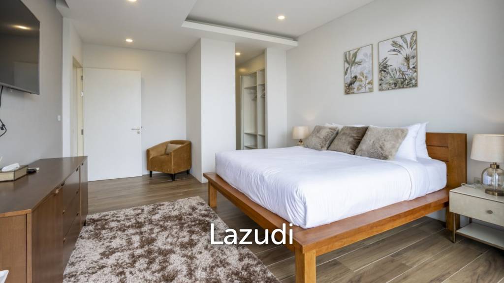 Modern Standalone 3-Bedroom Pool Villa for Sale in Soi Pasak