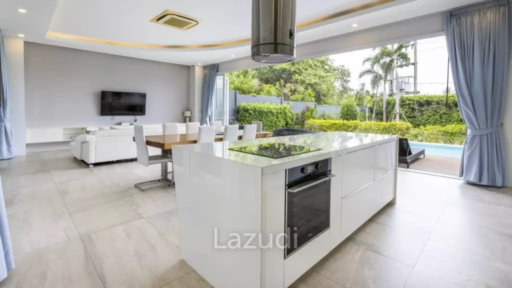 Modern Standalone 3-Bedroom Pool Villa for Sale in Soi Pasak