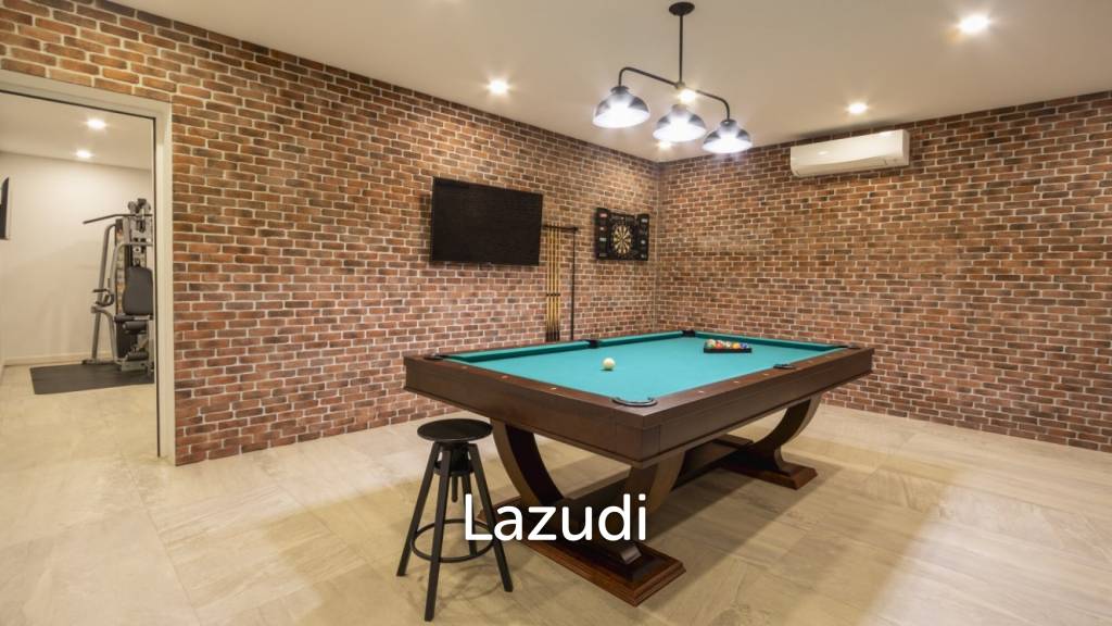 Modern Standalone 3-Bedroom Pool Villa for Sale in Soi Pasak