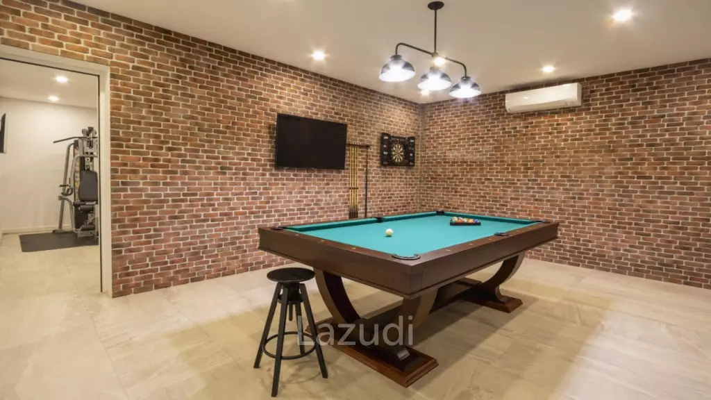 Modern Standalone 3-Bedroom Pool Villa for Sale in Soi Pasak